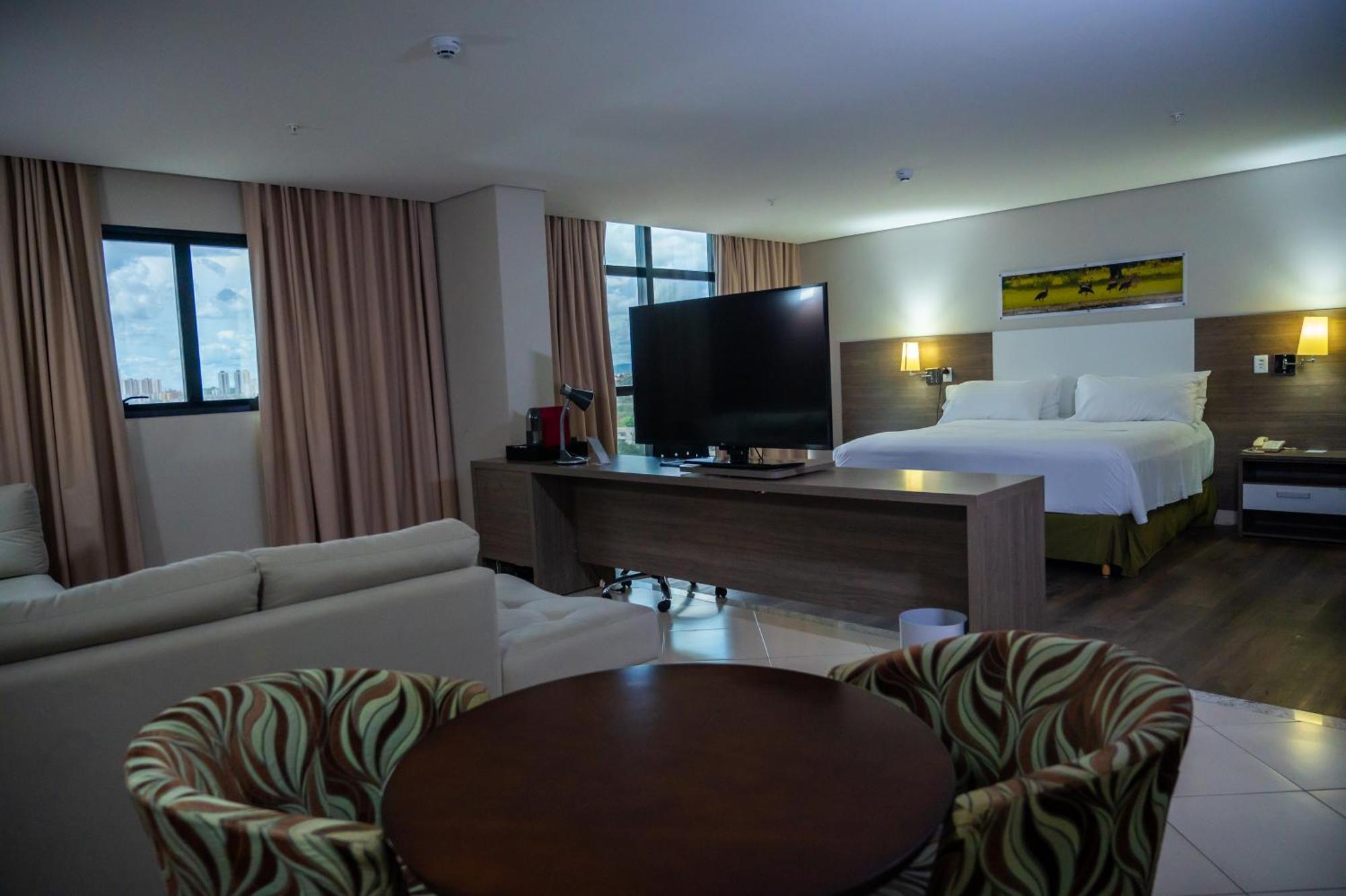 Holiday Inn Cuiaba, an IHG Hotel Bagian luar foto